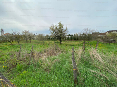 Eladó lakóövezeti telek - Győr, Ménfőcsanak