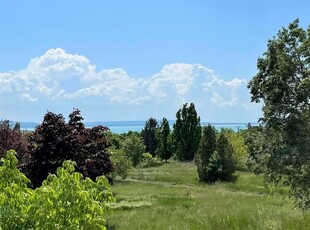 Eladó telek Balatonudvari