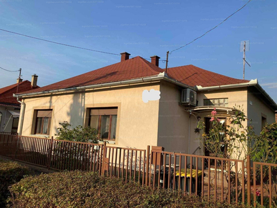 Eladó családi ház - Baja, Erkel Ferenc utca