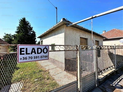 Eladó családi ház - Sarkad, Belváros