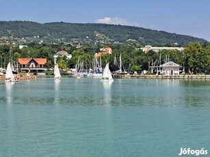 Balatonfüred vízpart közeli részén nyaraló eladó