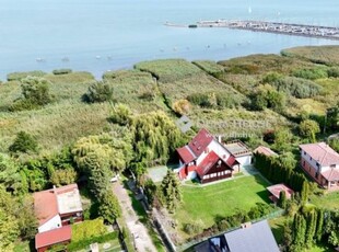 Eladó családi ház Balatonfenyves