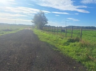 Eladó telekDabas