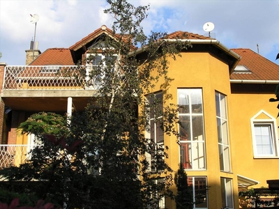 Eladó átlagos állapotú ház - Budapest XI. kerület