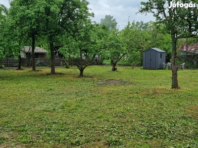 Baktó kiskert eladó