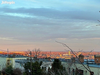 Panorámás, Teraszos, 2 Szobás Lakás, Orbánhegyen Eladó!