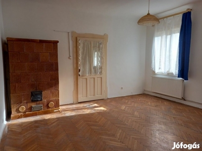 XX. Kerület, Piac közeli utca, 60 m2-es, családi ház, 3 szobás