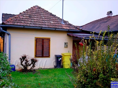 Eladó átlagos állapotú ház - Balatonboglár