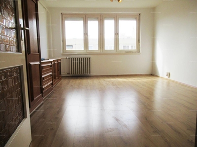 Eladó felújítandó lakás - Budapest XXI. kerület