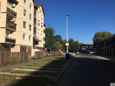 Eladó felújítandó panel lakás - Debrecen