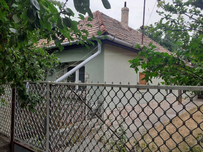 Eladó családi ház - Baracska, Rákóczi utca