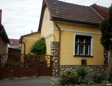 Eladó családi ház - Miskolc, Bulgárföld