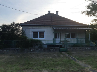 Eladó családi ház - Sarud, Kossuth út 180.