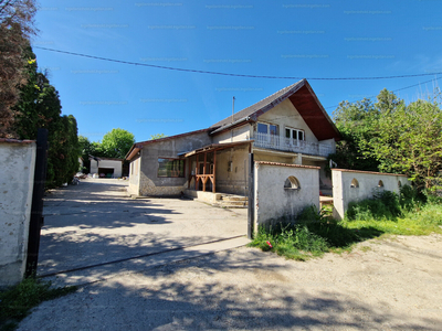 Eladó családi ház - Vác, Kertvárosi út