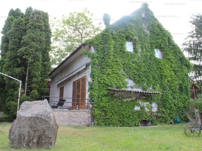 Eladó hétvégi házas nyaraló - Balatonakarattya, Pacsirta utca