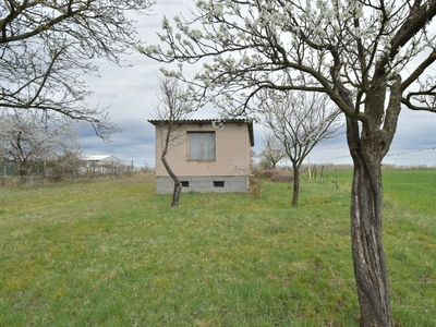 Eladó lakóövezeti telek - Győrújbarát, Kisbarát