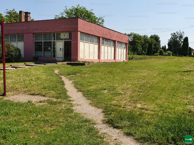 Eladó üzletházban üzlethelyiség - Zalakomár, Fő utca 3.