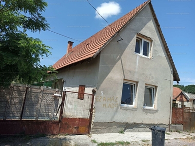 Eladó családi ház - Tiszaalpár, Alpár