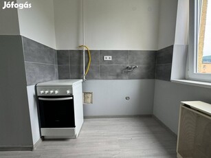 Miskolc, Észak-Kilián, Felújított, 2 szobás, 49m2-es lakás eladó