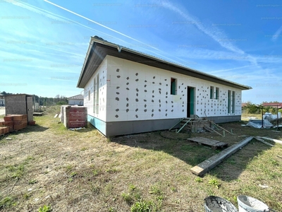 Eladó családi ház - Kecskemét, Katonatelep