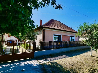 Eladó családi ház - Komádi, Petőfi Sándor utca