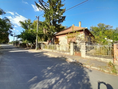 Eladó családi ház - Pécs, Búzavirág utca