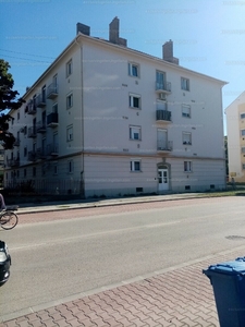 Eladó tégla lakás - Pápa, Korona utca