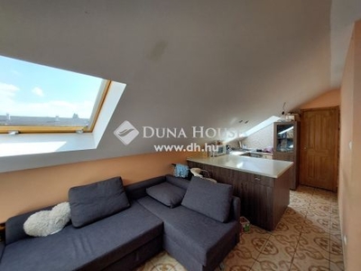 Eladó Üzlethelyiség, Fejér megye Gárdony A Velencei tó partján146 m2-es, napelemes családi ház, működő üzlethelyiséggel