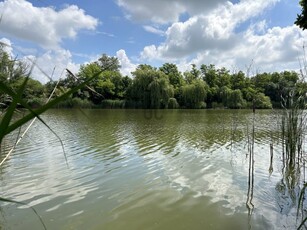 Eladó telek Szigetcsép