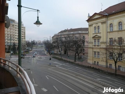 Szegeden a Tisza Lajos körúton lakás eladó!