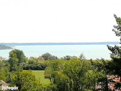 Balatonalmádi - Örök panorámás telek!!!