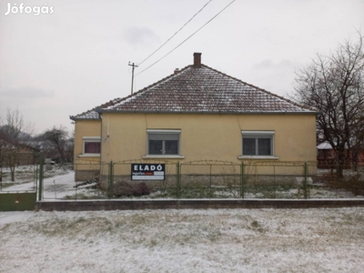 Családi ház Ajka mellett Tósokon eladó