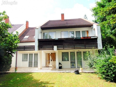 Gárdony, Széchenyi utca, 212 m2-es, sorház, 5 szobás, felújítandó