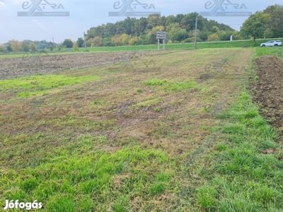 Szeged-Szőregen belterületi zárt kert Eladó!