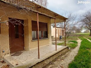 Balatonszárszón családi ház eladó