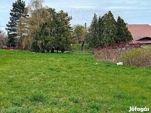 Eladó összközműves, panorámás építési telek Balatonfüreden