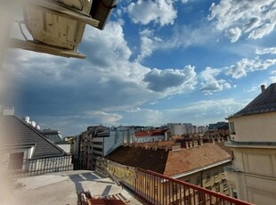 Kiadó téglalakás, albérlet Budapest, V. kerület, Tetőtér