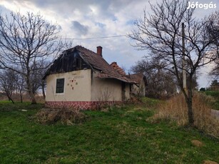 Zalaszabarban csodálatos környezetben zártkert eladó!