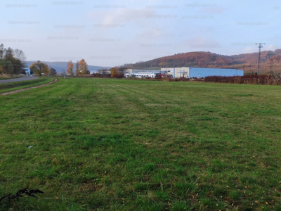 Eladó kereskedelmi, szolgáltató terület - Salgótarján, Park út