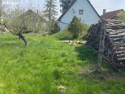 Eladó lakható, téliesített zártkerti ingatlan Pécs környékén