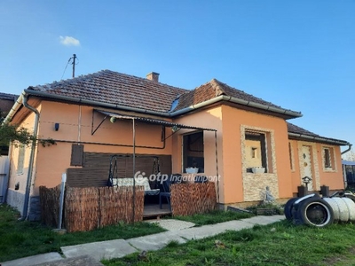 Eladó családi ház Gyula, Fehér-Körös utca