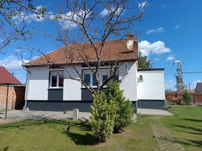Eladó családi ház Lajosmizse, Lajosmizse területén, eladó egy 104 m2-es családi ház, 1763 telekkel