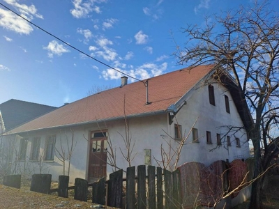 Eladó üzlethelyiség Tápiószentmárton, Móra Ferenc utca