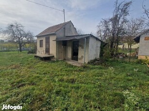 Tatai eladó tégla családi ház