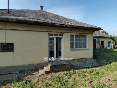 Eladó átlagos állapotú ház - Tiszabercel