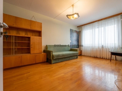 Eladó átlagos állapotú panel lakás - Budapest XI. kerület
