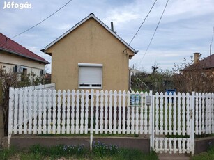 Debrecen - Pac eladó ház nagy kerttel