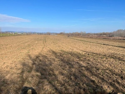 Eladó földterület Balatonlelle