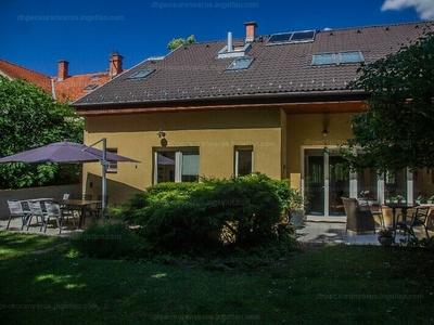 Eladó családi ház - Pécs, Belváros