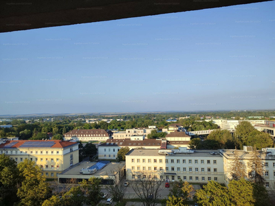 Eladó csúsztatott zsalus - Miskolc, Szentpéteri kapu 97.